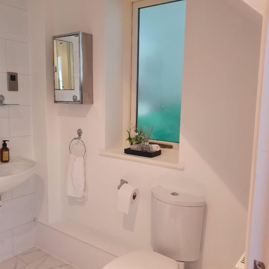 Spacious Beautiful And Warm Cottage With Parking Chelmsford Exteriér fotografie